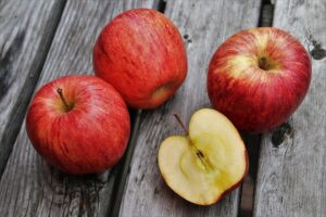 りんご コレステロールを下げる 効果